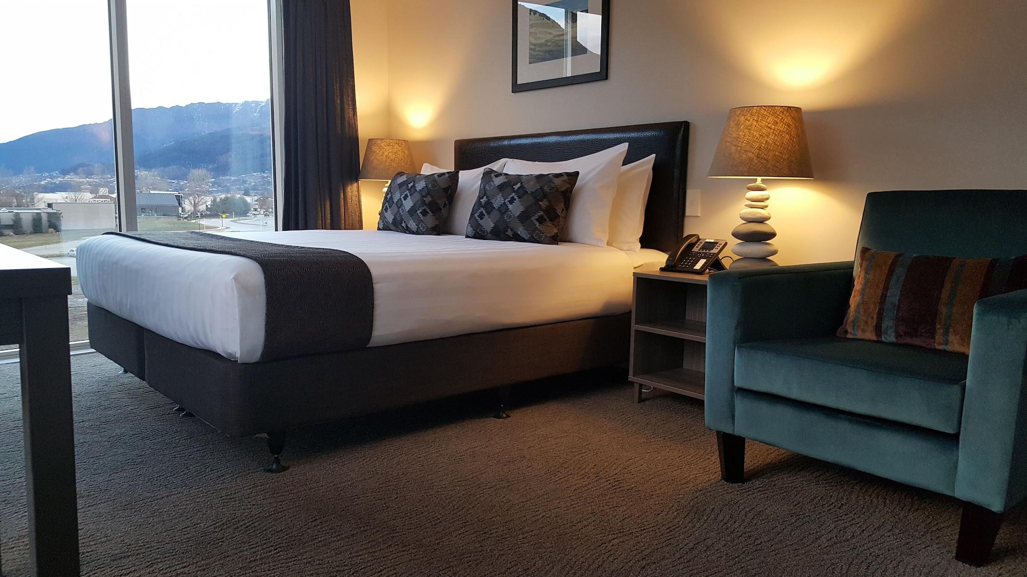 Ramada Suites By Wyndham Queenstown Remarkables Park Eksteriør bilde