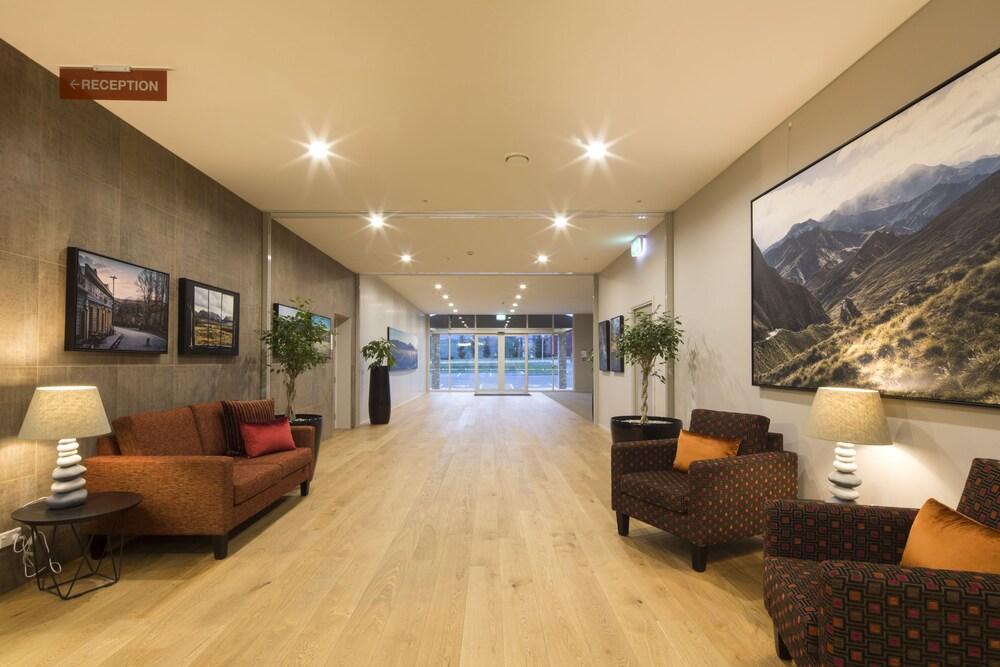 Ramada Suites By Wyndham Queenstown Remarkables Park Eksteriør bilde