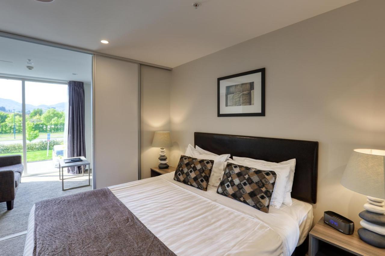 Ramada Suites By Wyndham Queenstown Remarkables Park Eksteriør bilde